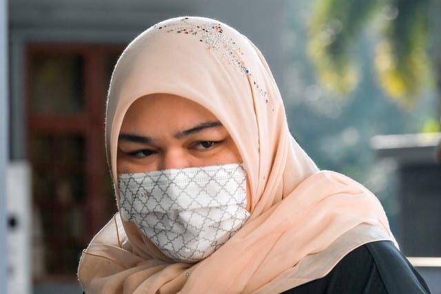 Prosiding bela diri Siti Bainun: Dua lagi peguam tarik diri